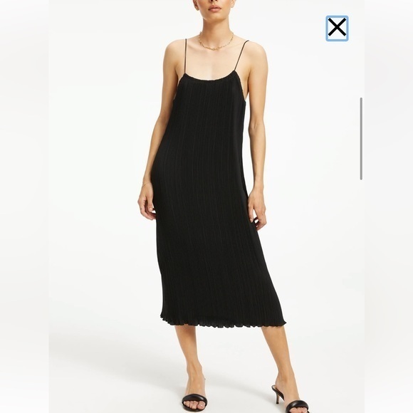 Good American ALWAYS FITS PLISSÉ SLIP DRESS - Picture 1 of 8